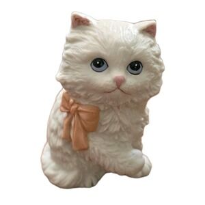 VNTG Homco Hand‎ Painted Porcelain White Persian Cat With Captivating Blue Eyes